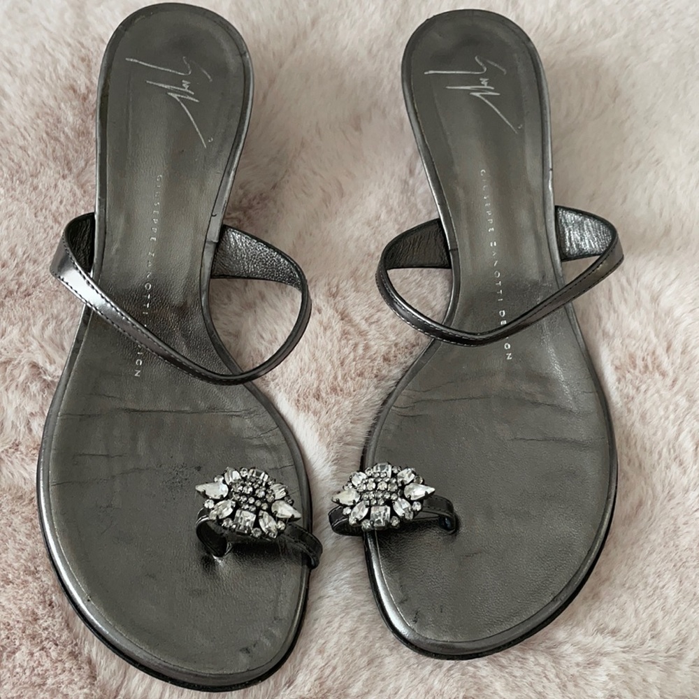 Giuseppe Zanotti crystal toe sandal sz 38